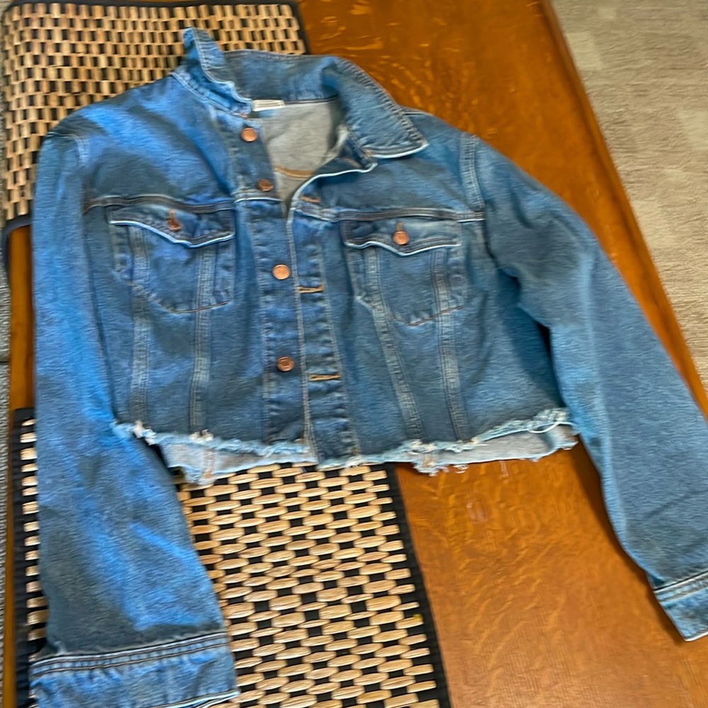 Ladies PINK crop Jean jacket. Size medium